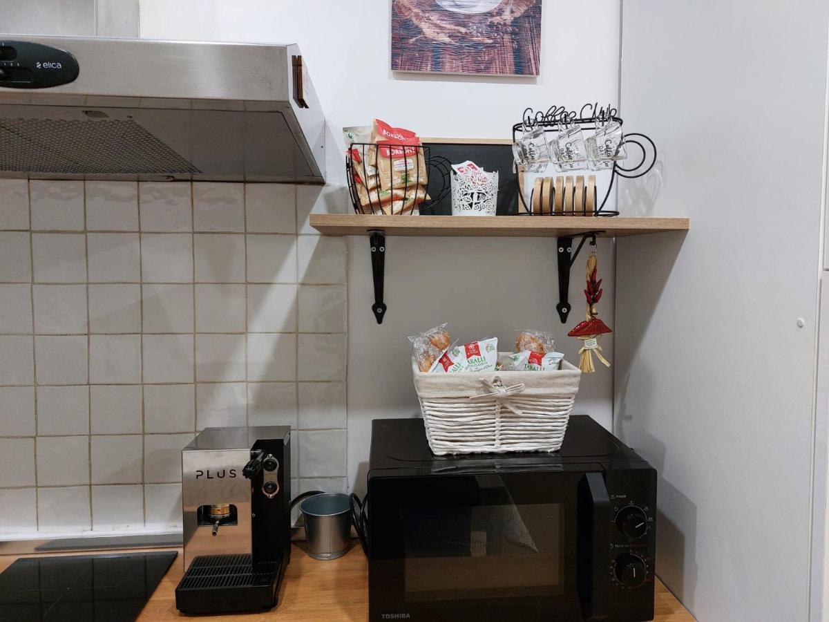 Casa Ninetta - Spaccanapoli - Il Tipico Pianterreno Della Antica! Ferienhaus Neapel